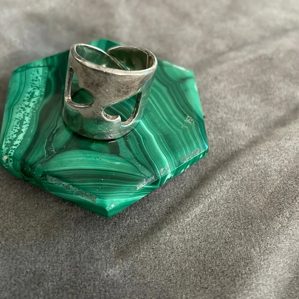 Silver heart ring - Picture 2 of 6